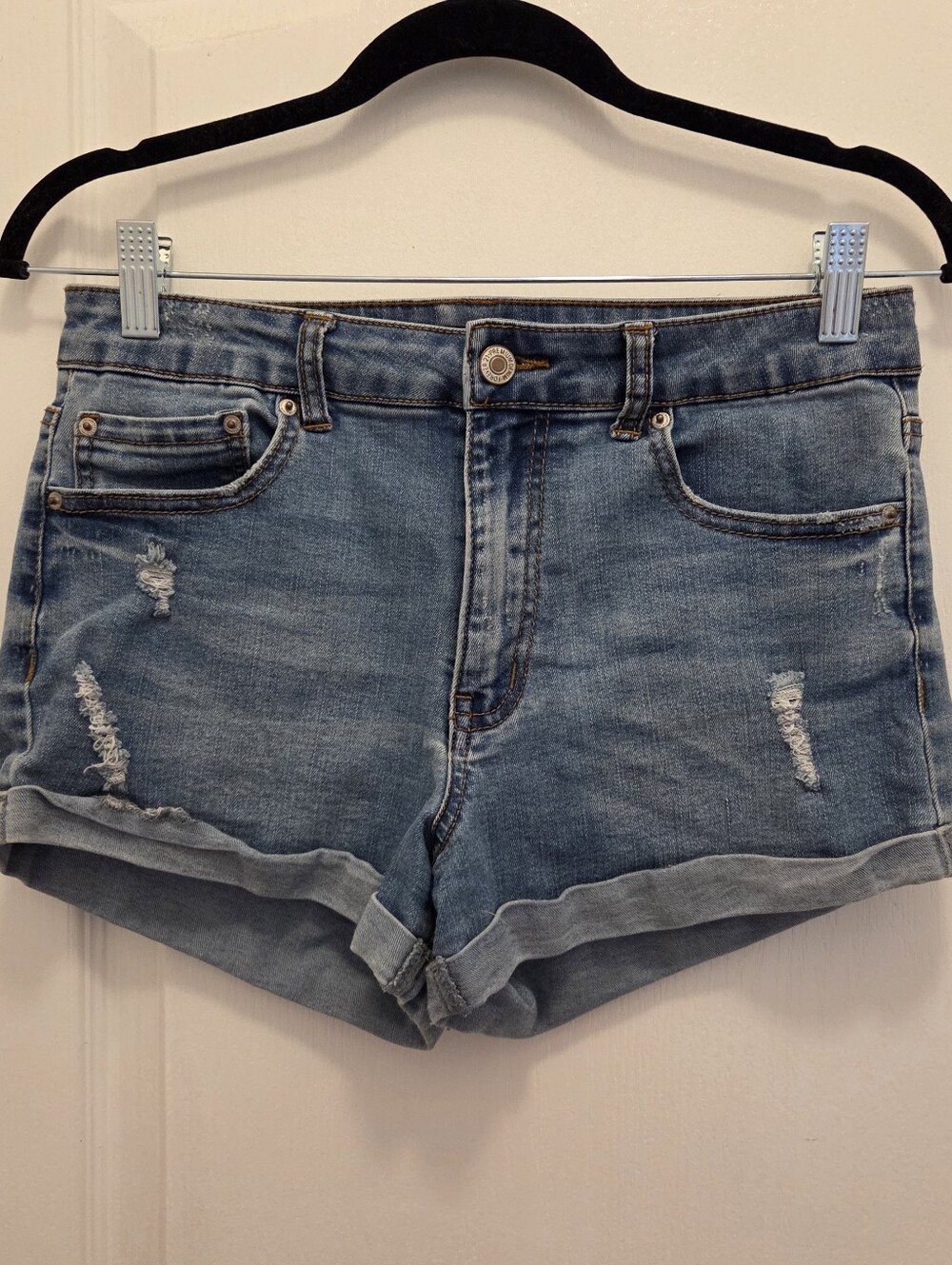 FOREVER 21 Women's size 27 waist short denin jean shorts